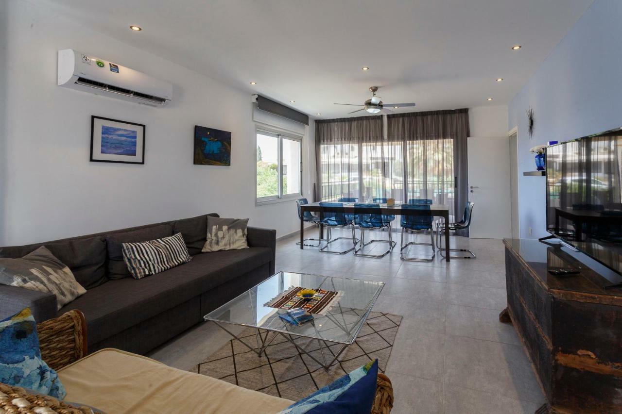 Coral Bay Sea Breeze Apartments - 3 Bedroom Apartment Peyia Bagian luar foto