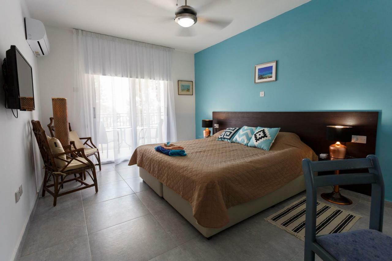 Coral Bay Sea Breeze Apartments - 3 Bedroom Apartment Peyia Bagian luar foto