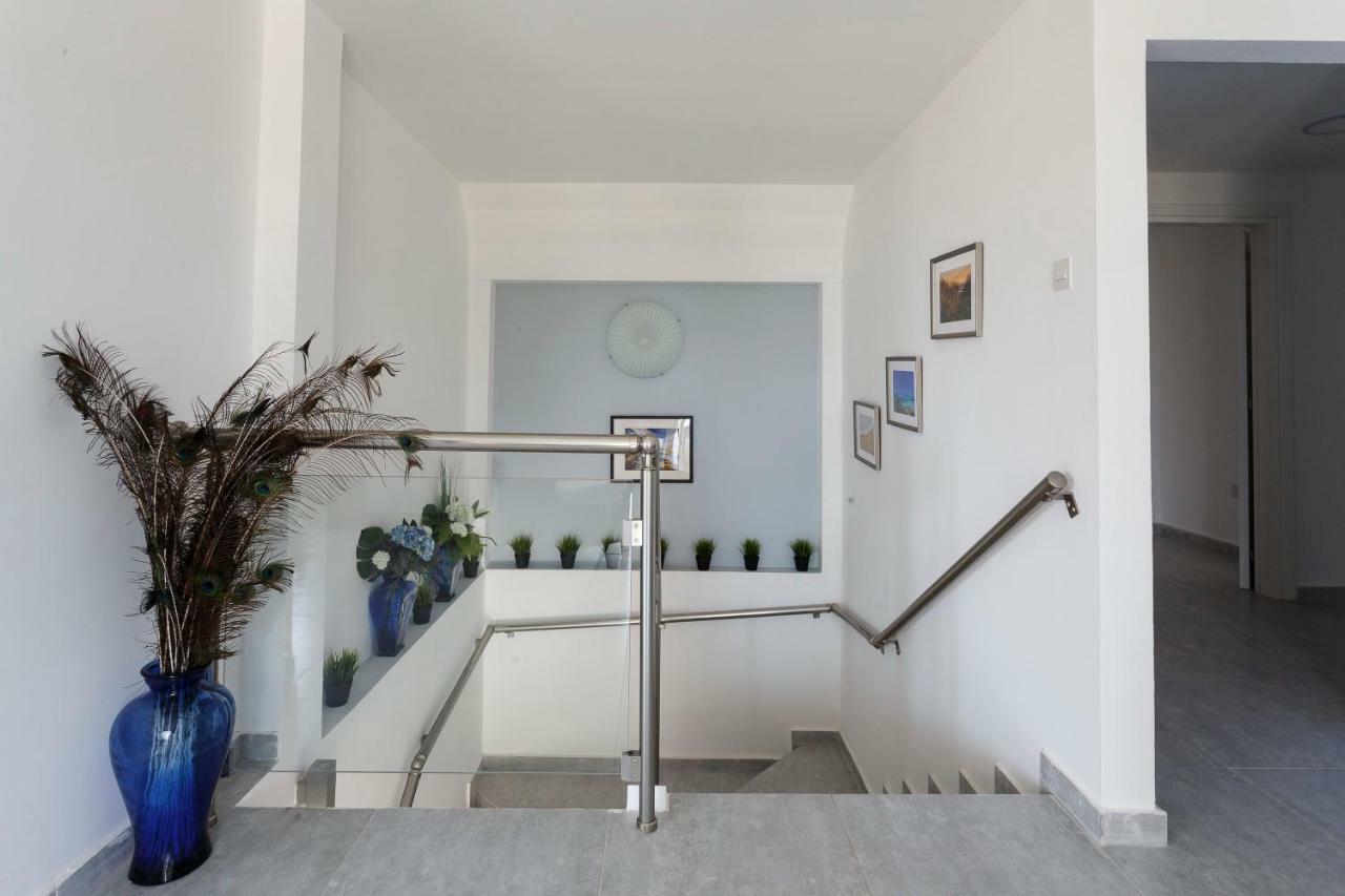 Coral Bay Sea Breeze Apartments - 3 Bedroom Apartment Peyia Bagian luar foto