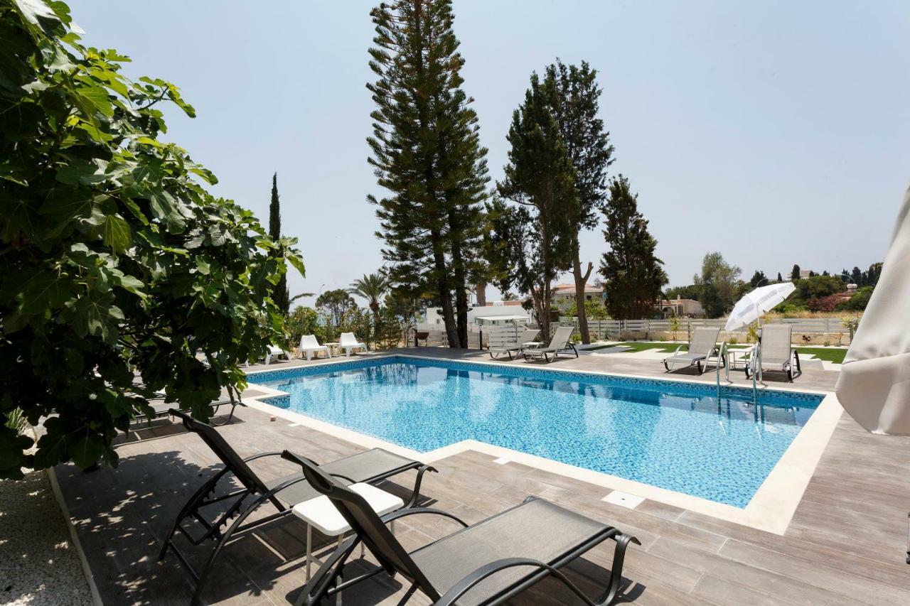 Coral Bay Sea Breeze Apartments - 3 Bedroom Apartment Peyia Bagian luar foto