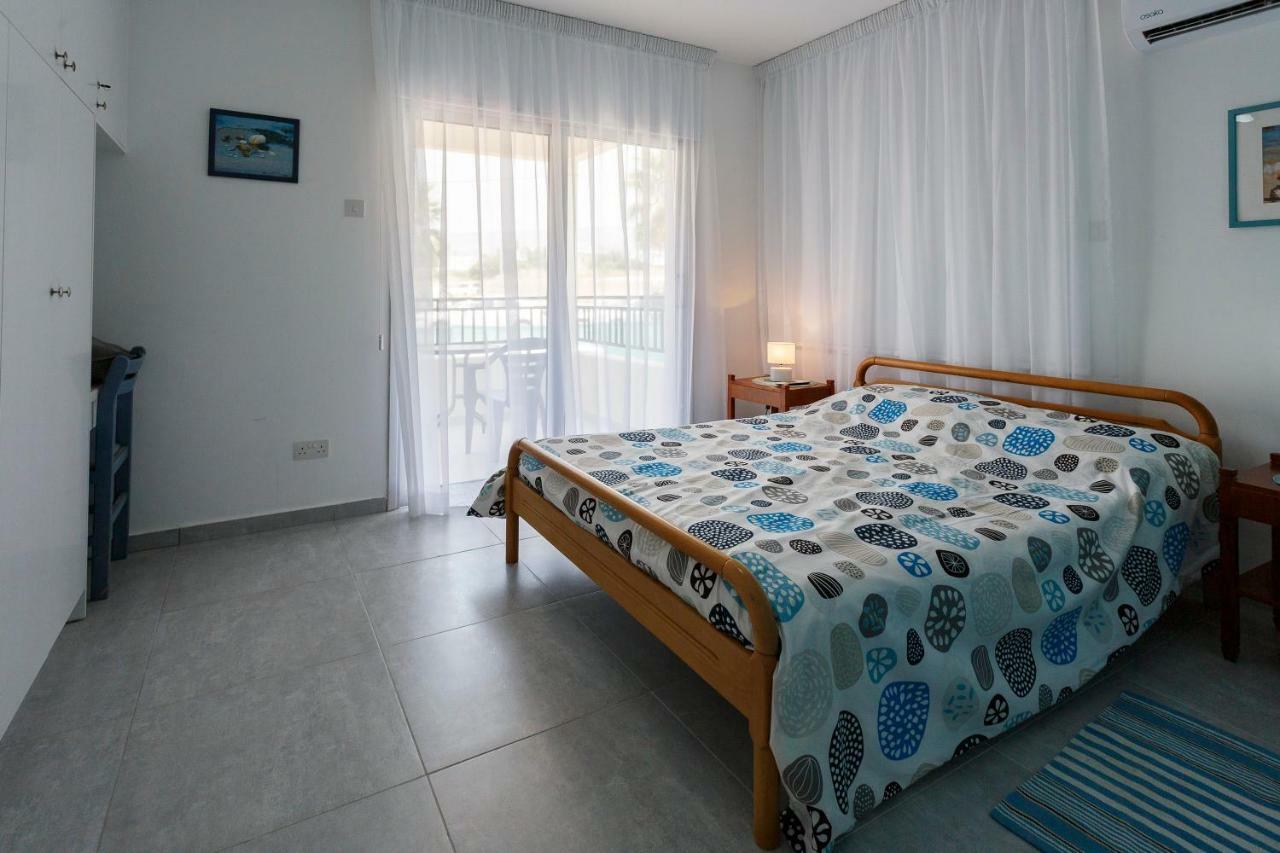 Coral Bay Sea Breeze Apartments - 3 Bedroom Apartment Peyia Bagian luar foto