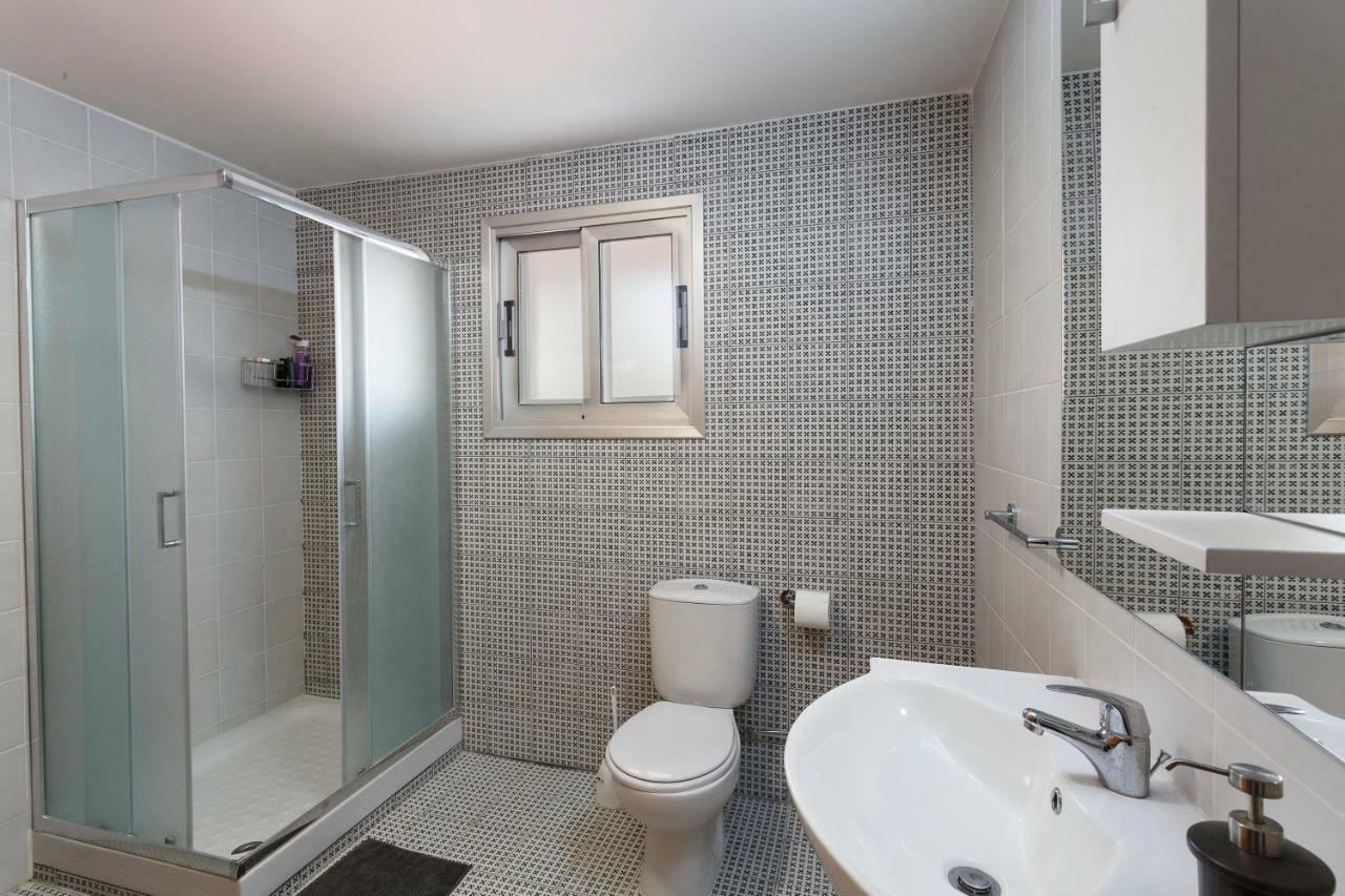 Coral Bay Sea Breeze Apartments - 3 Bedroom Apartment Peyia Bagian luar foto