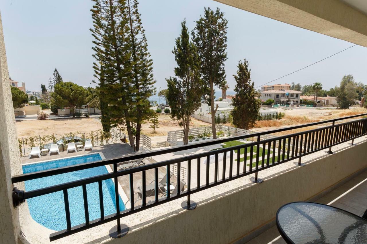 Coral Bay Sea Breeze Apartments - 3 Bedroom Apartment Peyia Bagian luar foto